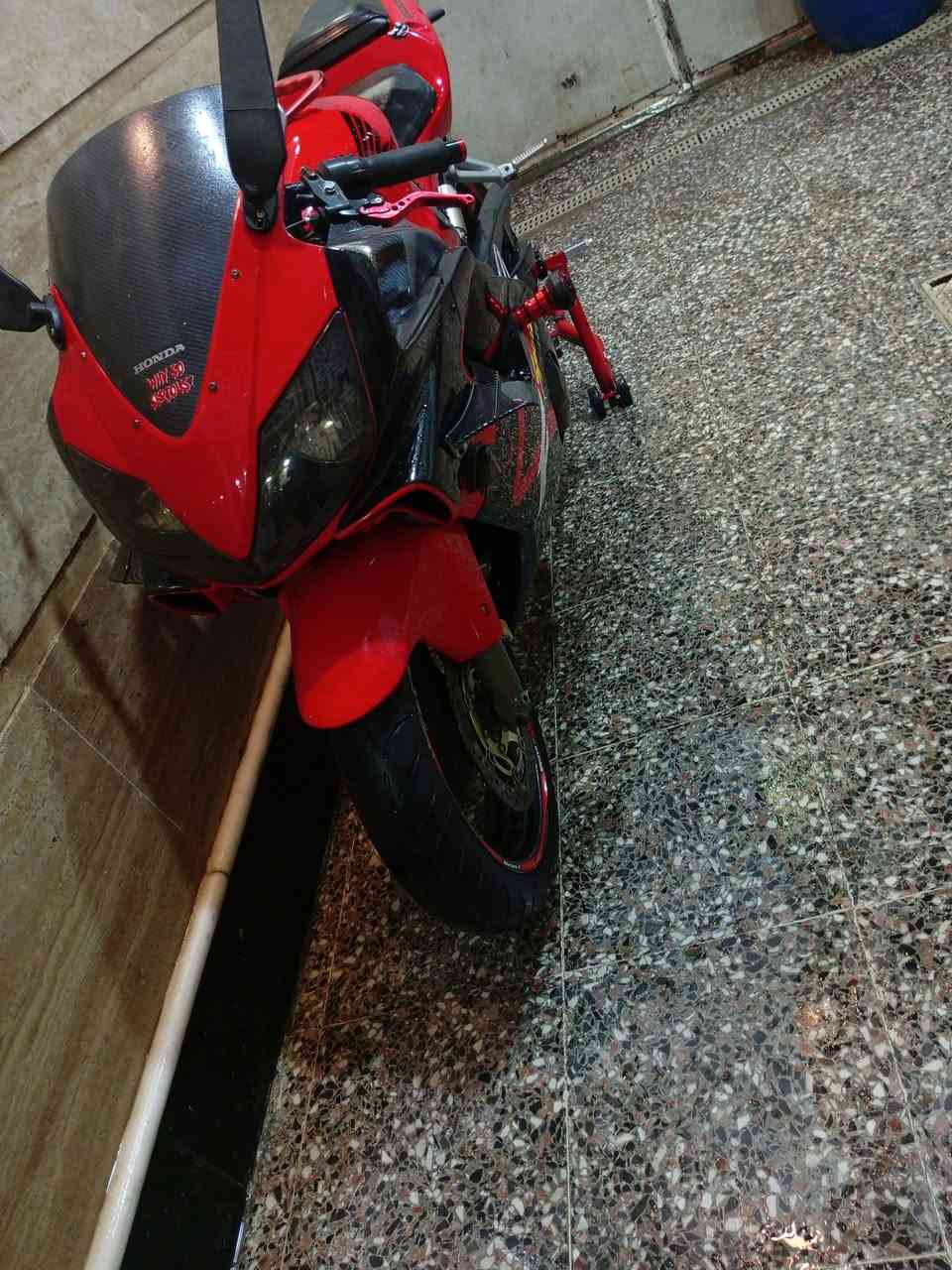 سلام عليكم حبايبي هوندا افوراي موديل 4 الدرجة كفاله عامه ماشيه 34دراجه كلش نضيفه اوراق أصولي شراي يتصل***********
