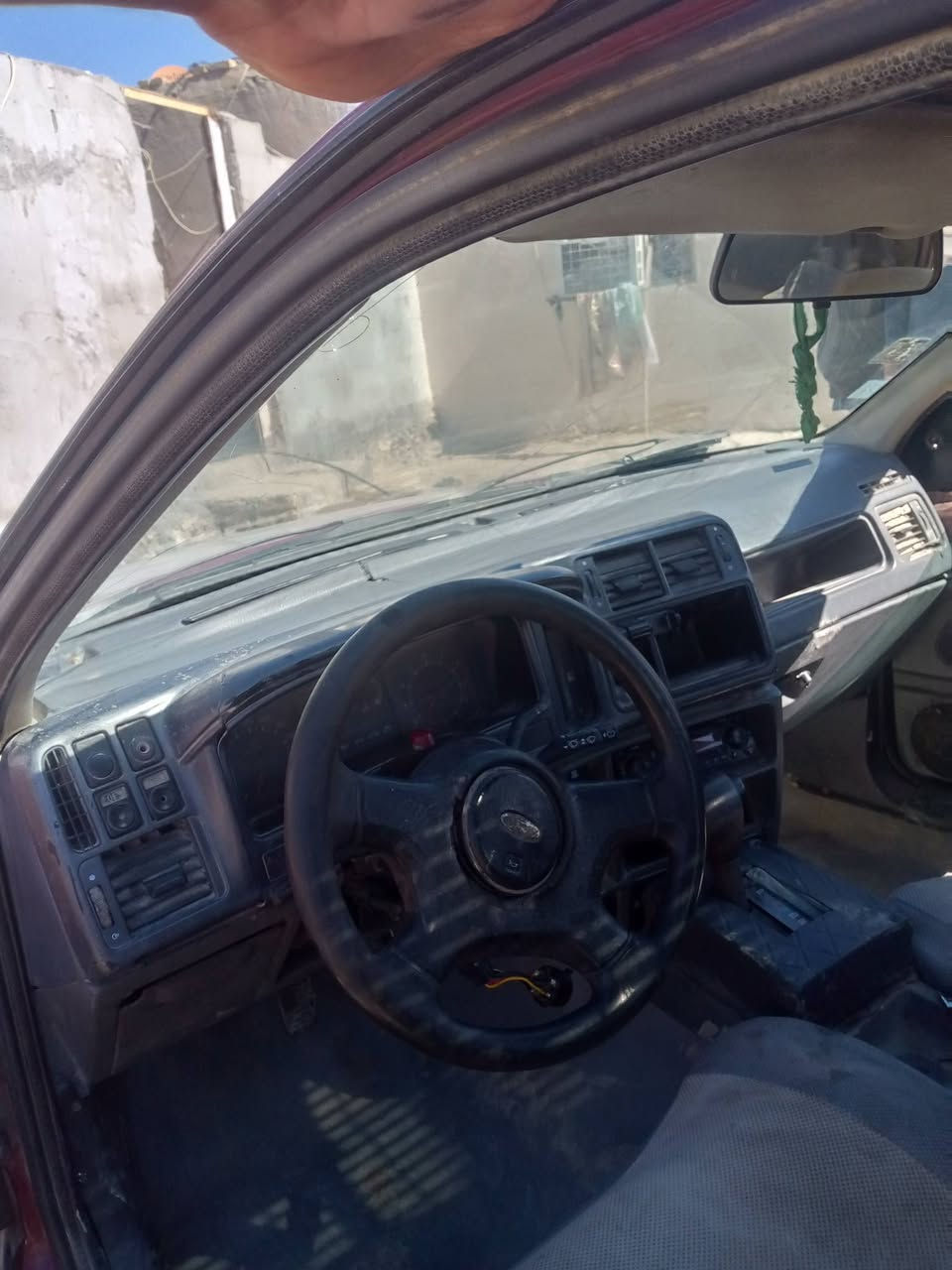 فورد مكينه وكير ونجي اربعه مكفولات حداديه نضيفه تخم تاير جديد كهرباءيات شغاله مكان  سماوه سعرها 23 وبيه مجال حك الجيه للاتصال ***********
