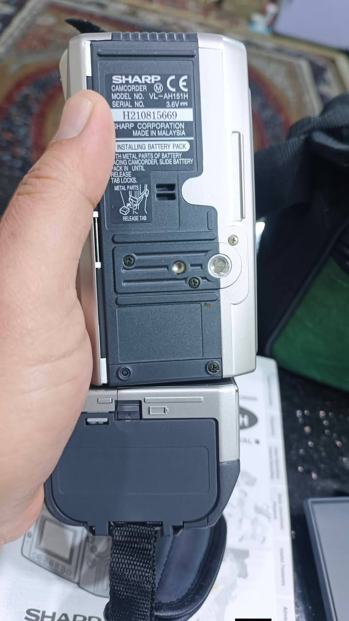 كامره شارب كاسيت 8 ملم باله انكليزية صناعه ماليزيا، جداً نظيفه بكامل ملحقاتهه تعرض على شاشه الكامره و على البلازمه. 

٨٠ الف


**إذا كنت صاحب هذا الإعلان وتريد حذفه لأي سبب، رجاءا أرسل رسالة إلى الدعم الفني**