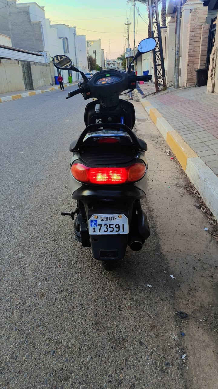 السلام عليكم دراجه بيع سريع (جمجمه يوماها ياباني) دراجه بلاديه كلشي بيها بلادي نضافه كشر ومحرك ودبلات وكلشي رزنه مثل ماوضح بلصورة نضافتها ونضافه الكشر مثل بصورة وانضف بعد محركه شلعه ومعدل وعليها اضافات حلوة مثل (الصالنصه FM حديث)(والبك لايت السوبر) وهواي شغلات كلشي شغال بيها كفاله عامه نص نكره صلف وهندر سعرها (450 وبيها مجال) مو شراي لاتعبني اتواجد واتساب بس ***********
