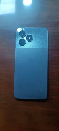 موبليل ريلمي نوت 50 للبيع نظيف جدا مستعمل 128 سعر80 الف بيها مجال بسيط...