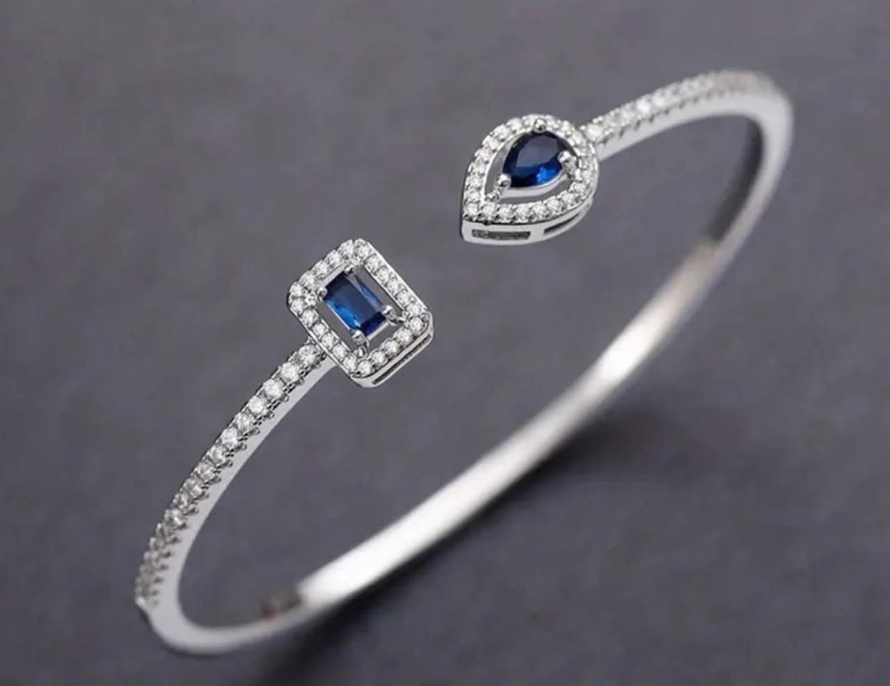 Royal blue stainless steel can be baought as singke pieces (only nevklace , bfacelet, earings) 
Or the whole set أربيل, العراق


**إذا كنت صاحب هذا الإعلان وتريد حذفه لأي سبب، رجاءا أرسل رسالة إلى الدعم الفني**