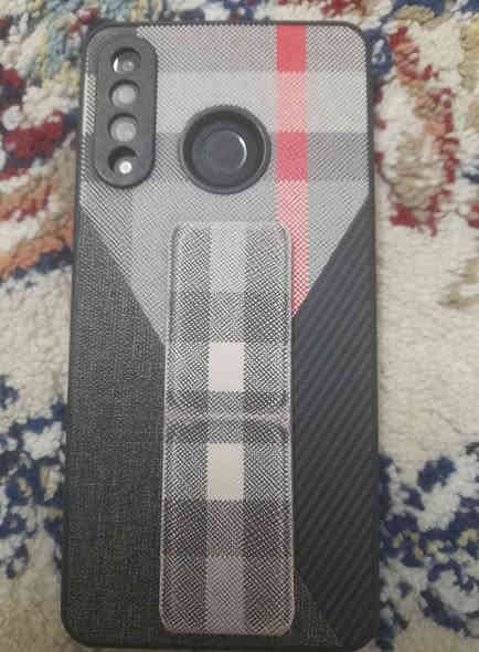 للبيع السعر ٧٠ الف 
ذاكرة ١٢٨ رام ٦ كاميرا فول شحن سريع 
الشراي يتصل بي واتساب هم 
***********
