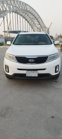 سورينتو ٢٠١٥ • ٤ سلندر • جلد اسود