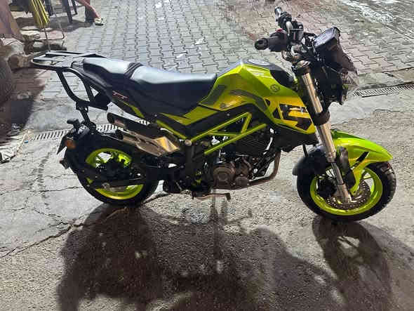 موديل 21ماشيه/7000/الدراجة مرقمه سنوية باسمي/الدراجه جديده السعر قفل 2500،000.    
*********** مكانها الاعظمية قرب المقبرة الملكية
غير متواجد على الفيس
