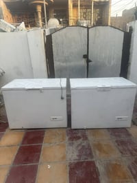 مجمدات اثنين مال شركة مامستعملات ولا مصلحات على شغل اثنينهن ب 300 الف ...