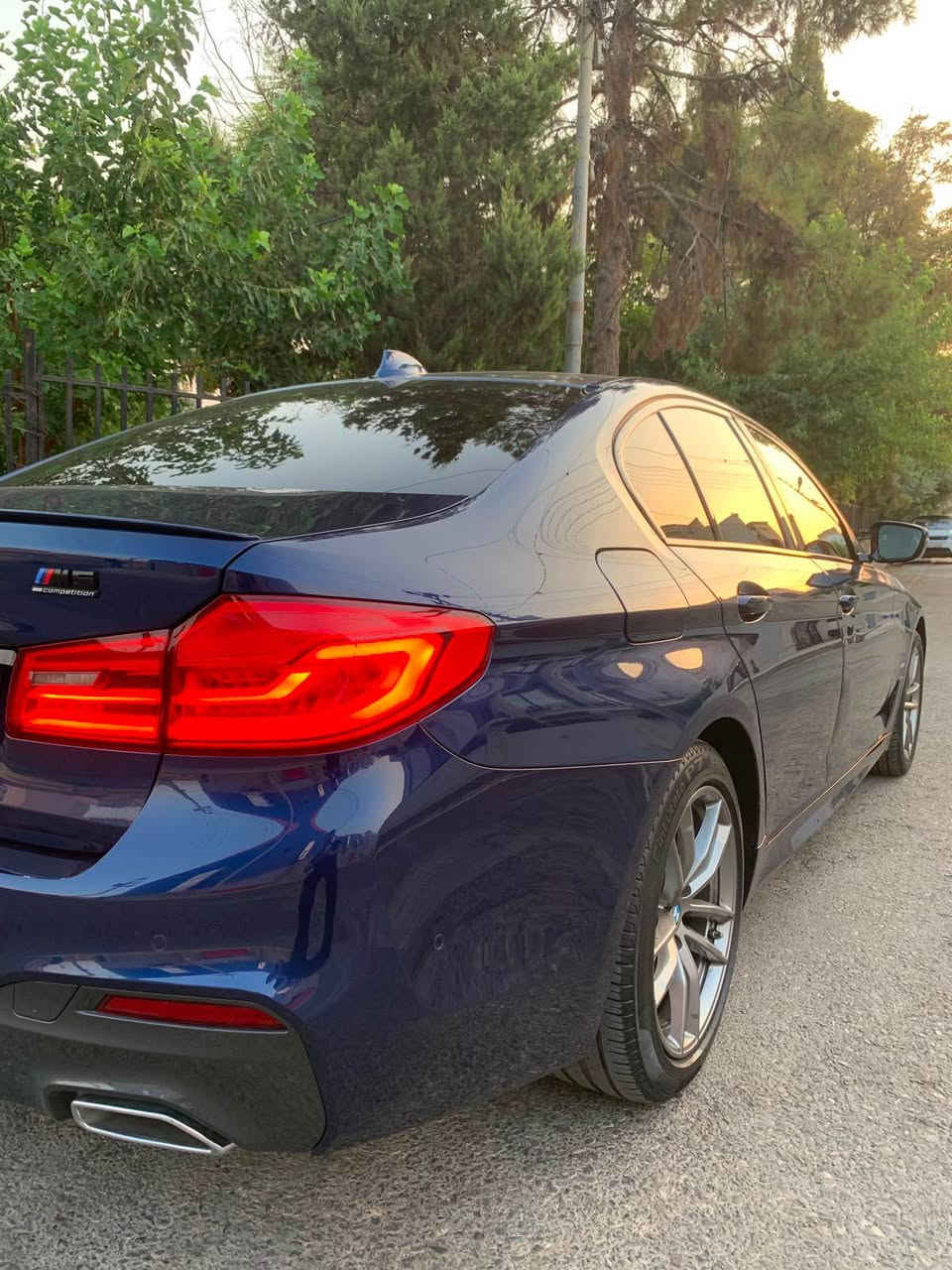 Bmw530e plagin hybride 
سەیارە زؤر زؤر خاوینە ١ هەزار مەسرەفی تیدا نیە سەیرە بەنزینو شەحنو هایبریدە ١دەرگا بیلادی گؤڕاوە (١٠٤)هەزار جیلؤ مەتر ڕویشتوە *********** أربيل, العراق

