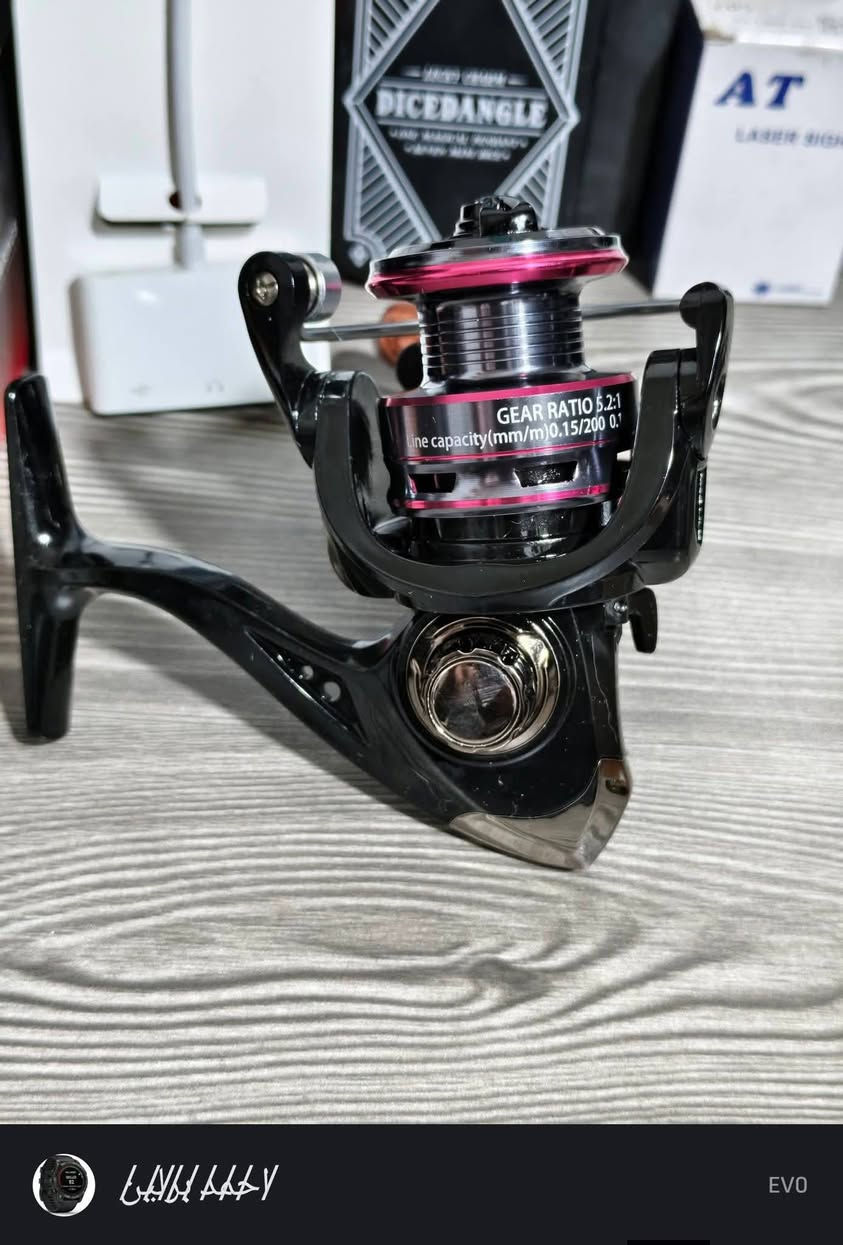 يا الله عيني مكينة حجم 2الفين بهاذة الشكل جديد غير مستخدم عندك يدة حديد اكلاص حديد يدة يمنة ويسرة سعر المكينة 13الف شامل اجور التوصيل ***********
