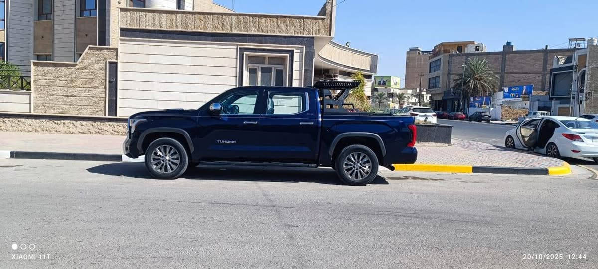 للبيع أو المراوس — Toyota Tundra Hybrid Limited 2022 🔥
ماشيّة 46,000 ميل فقط • وارد (اذكر المصدر)

🚀 المواصفات:

محرك هايبرد Twin-Turbo V6 قوي واقتصادي

فئة Limited

شاشة كبيرة

كاميرا خلفية فقط

تبريد وتسخين مقاعد

تشغيل بصمة + دخول ذكي

سنسرات خلفي

جلد كامل

دفع رباعي 4x4

تواير بحالة جيدة

✨ الحالة:
السيارة نظيفة ميكانيكياً وكلشي بيها شغّال،
وملاحظة مهمة: توجد صور للحادث (أضرار في الواجهة والجهة الجانبية موضحة بالصور المرفقة).

💸 السعر: 41,800 دولار
🔄 مراوس: حسب الاتفاق على سيارات صالون / SUV / بيك أب مع دفع فرق.

📞 للتواصل:
*********** كربلاء, العراق
