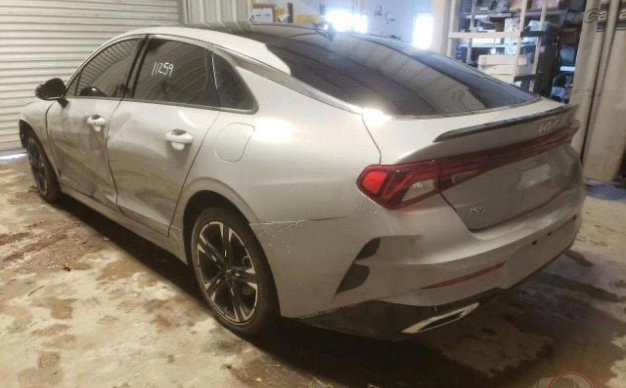 كي فاي فول مواصفات موديل 22 نضيفه جدأ مال بيت مامتعوبه ماشيه 58 والون المميز وحادثها بس الباب مال السايق صورة الحادث بالمنشور داخل أحمر مكانها كربلاء سعرها 178 وترهم مرواس ***********
