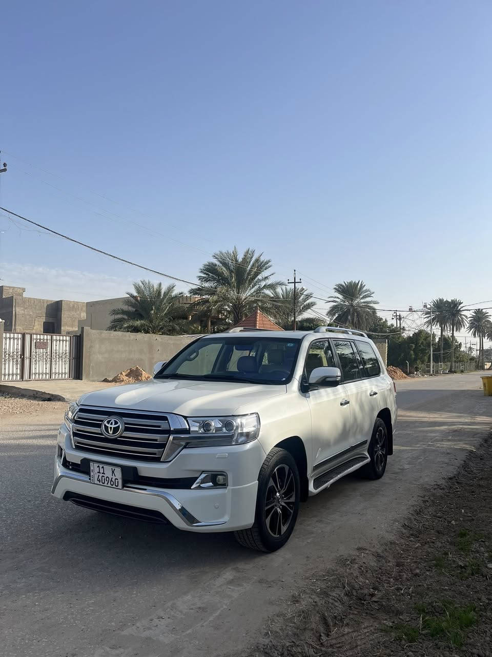 السلام عليكم لبيع لاندكروزر 2016
السعر450
كفاله من صبغ وتبديل بيه فقط تكحيل 
بسيط بل جاملغ مكان حله السيارة بسمي 
سياره جديده ماشي 120الف اصل جديده 

‭٠٧٧٤ ٩٣٠ ٠٤٥٧‬
