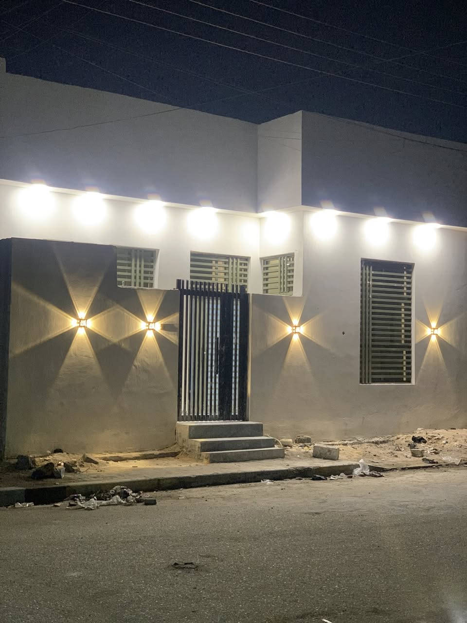 بسم الله الرحمن الرحيم
نصف بيت للبيع في دور الشرطه مقاطعه 76  
ركن وجهين ١٠٠متر ١٠في١٠ مربع 
بيت جديد ٢٠٢٦ طابو صرف يتحول بأسم المشتري ثاني يوم بيت محد ساكن بي يتكاتب ويستلم المفتاح 
السعر المطلوب ١٣٠قابل للتفاوض 
للاستفسار اكثر الاتصال على الرقم ادناه
***********
