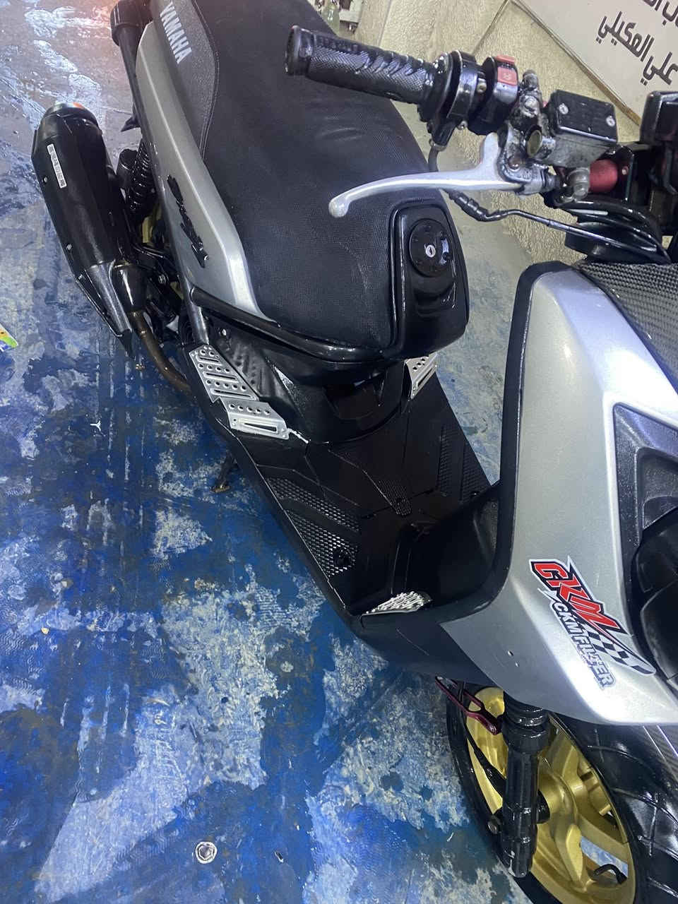 السلام عليكم دراجه سكنس جبلي مزوده صارلي 15 يوم من نزلتها رمبه عنوان بغداد مدينة الصدر قطاع 68 دراجه ما نقصها شي قبل شغل وطلع وين ما تريد سعر 1780 مليون و سبعميه و ثمانين ***********
