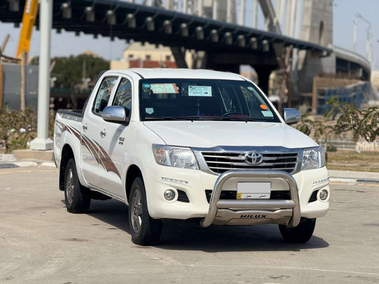 السلام عليكم 
رمضان كريم🌙
تويوتا هايلوكس  الساير كويتي شاصي19 اوتماتيك السياره جاهزه من كلشي بالكارتون سياره مامتعوبه ع ايدي رقم باسمي محرك كير مكفولات السياره جاهزه ع اخر حبايه مابيه اي نقص بيه صبغ ربع الباب الامامي لتواصل *********** سعر 213
