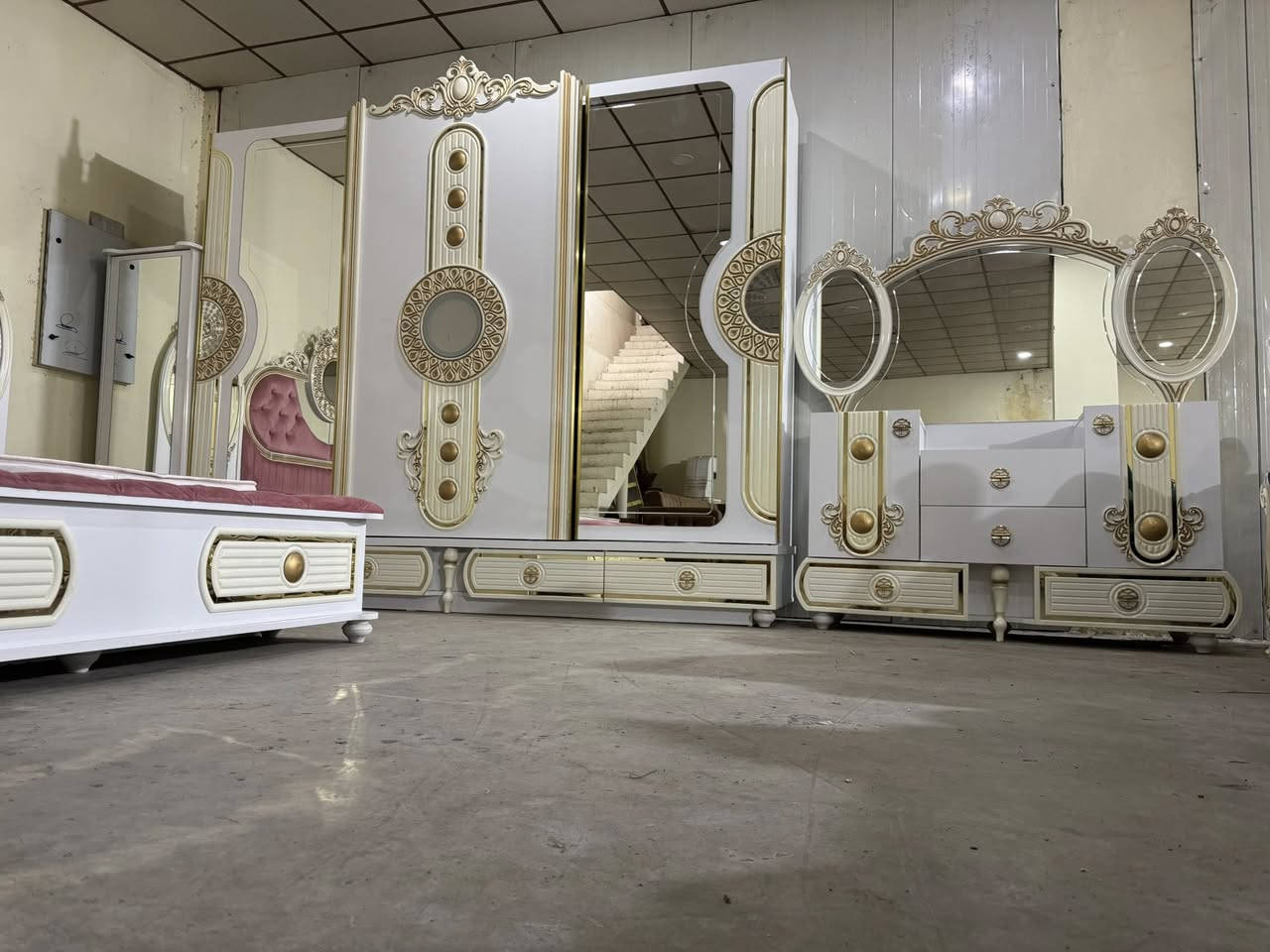 ژوري نوستن شتيكي زور زور جوان باك شتيكي تايبت
توركيه (7)پارجيه نأو نيشان كه لار ناو مزاد خانه كونه كه 
پشت مكتب ليلا قاسم (پيشانكاي هاوكار زه نكنه) 
هه ر به ريزيك ويستي تليفون به كات به م ژماريه 
(***********)
