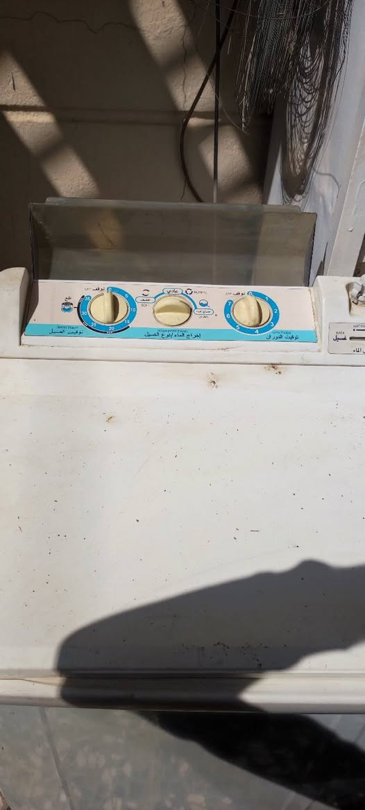 للبيع اغراض بيت وكلها شغاله وعالفحص  غساله هيتاشي...مكنسه كهربائيه حجم كبير وجهاز رياضي لذوبان شحوم البطن والارداف وكلشي بسعر للأتصال ***********
