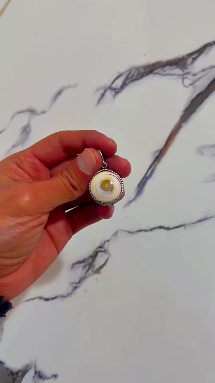 عطفه بحريه قديمه للبيع 😌للاستفسار ***********او خاص
