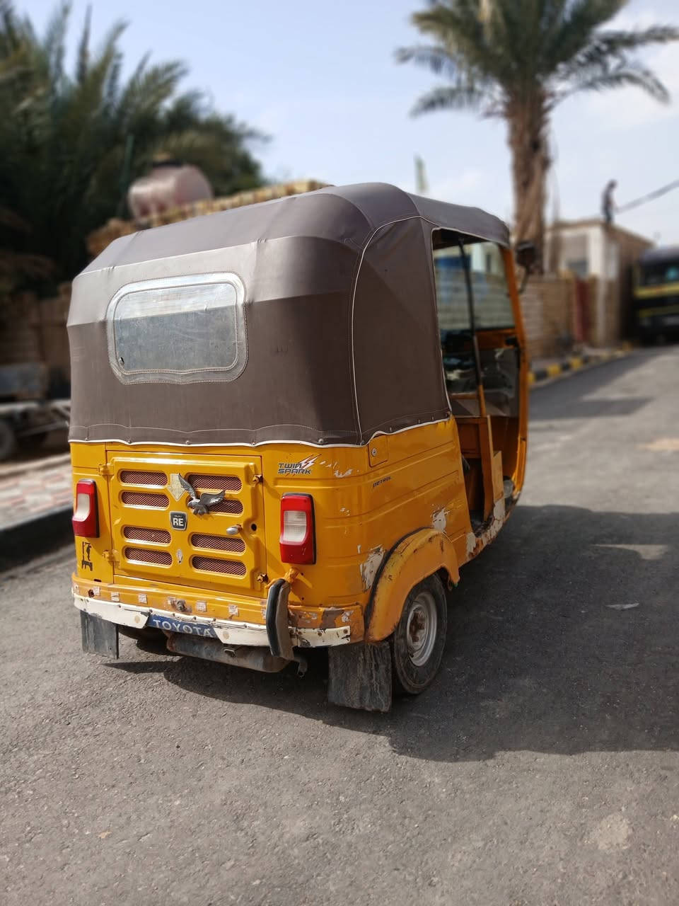 تكتك للبيع موديل 19)داخله ب20 سنويه
السعر خمسه ونص وبيهه مجال 
***********
