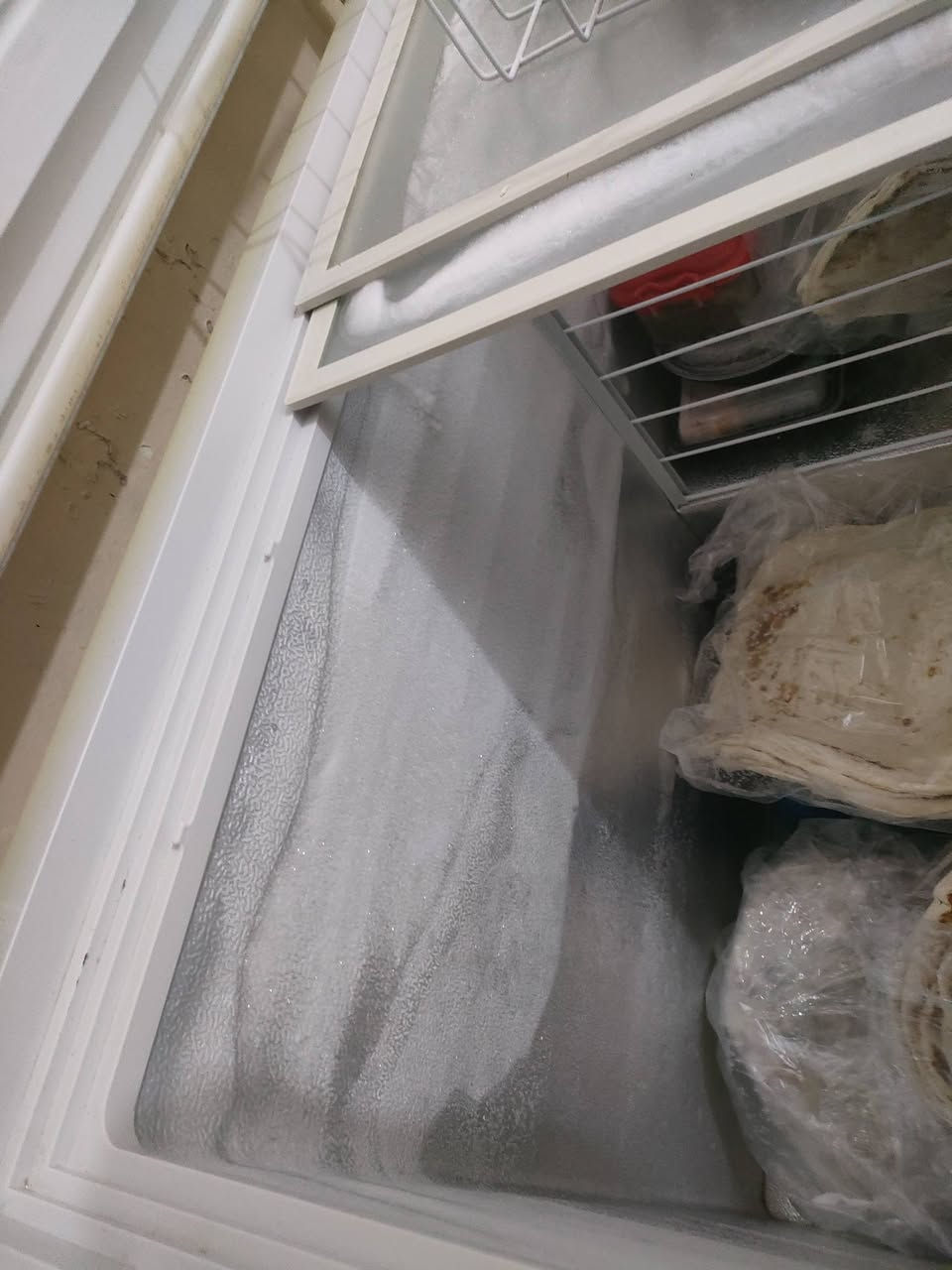 سلام عليكم ورحمه الله من رخصة الادمن مجمدة ام الدولفين حجم 12 قدم نضيفة حوضهه واسع كلش برغي ممفتوح بيهه شرط الفحص ومثل مموضح بالصورتجميدهه فدشي راقي--السعر 150--وبيهه مجال للشراي ***********
