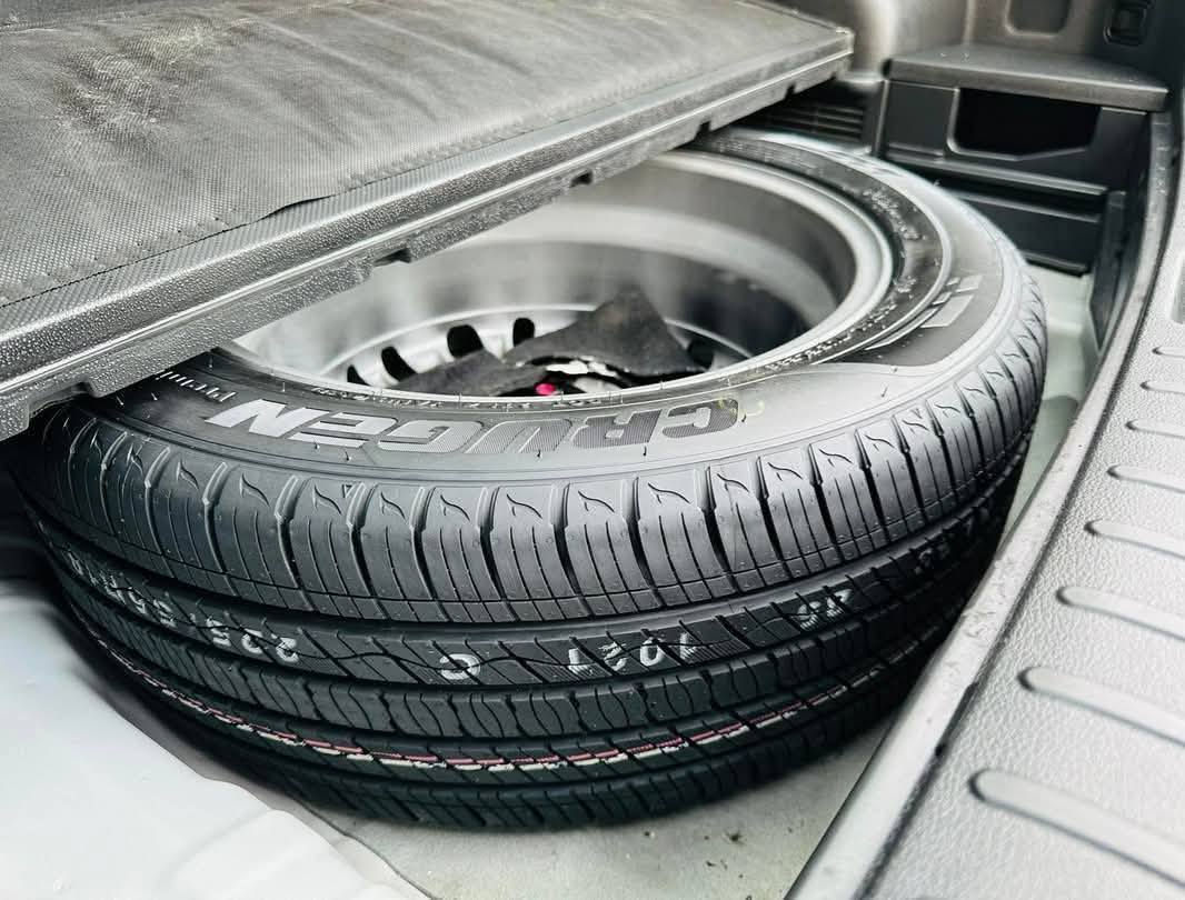 بسم الله الرحمن الرحيم
والصلاة على محمد واله وصحبة وسلم .

تحية طيبة .

للبيع فقط هونداي توسان ٢٠١٩ كورى - اصلى رقم سليمانية الدولي ماشية قليل ٦٢ كم  ونص حقيقى   السيارة مكفولة من الصبغ وتبديل وحالوب حتى دعاميات بشرط شخط مابه السيارة  بوضع الشركة  

المواصفات .

بصمة تشغيل و ابواب وصندوق اريل زعنفة شاشة كار بلي ( GPS) شاحن وايرليس جارج حساسات امامية وخلفية كاميرة خلفية  وضعيات قيادة عدد ٣ ( ايكو  وسبورت  وايكو) ثلاجة بجكمجة تبريد قطعتين ( مركزي) كشن سائق كهربائي تحكمات استيرن تحكمات  فول ومثبت سرعة ( كروس) بصمة احتياط وكتلوكات الشركة موجود الاسبير والعدة غير مستعمل ومنازل بردة صندوق و الهزة وسنوية مجددة لغاية لغاية ٢٠٢٩  وسيارة باسم اخي .
مكان السيارة / كركوك - حي الاسرى 

للتواصل و معرفة السعر
***********+ واتساب
***********+ واتساب
***********+واتساب
