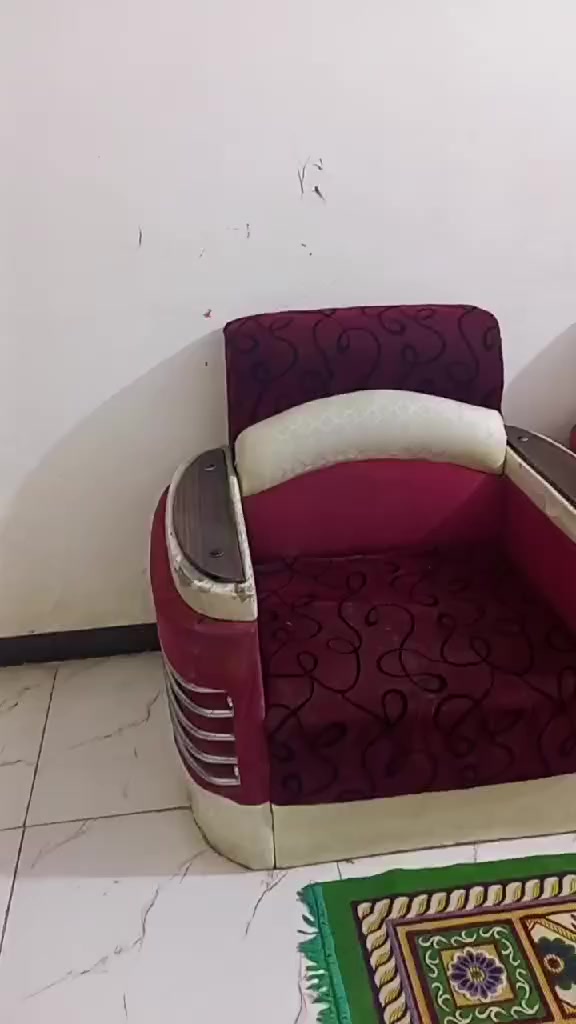 تخم مستعمل عوزه ترتيب 4 قطع سعره ب 75 وبي مجال  ***********
