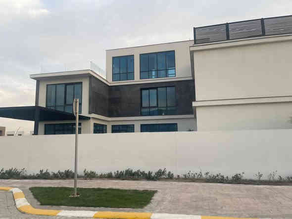 تتوفر فلل Wpf3 
في مجمع  داماك هيلز بغداد 
منطقة مسك ومنطقة فيروز  بمساحة ارض 450 م ومساحة البناء 437م بتصميم فاخر ومتميز 

لتفاصيل اكثر
المستشار العقاري 
محمد الابراهيمي 
احد المسوقين الحصري 
لداماك هيلز بغداد 
                            ***********
                            ***********
