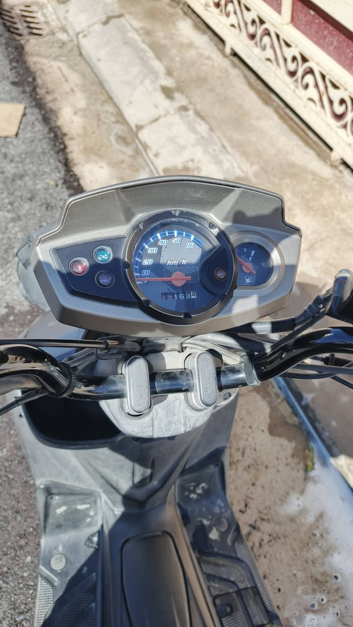 دراجه ستينيه جديده فول  موصفات   دراجه رامبه كلشي شغل مكينه جديدة كهربائيات شغاله مثل بل صور وانظف مكلف بنشر  المنصورية دلي عباس  حي الضباط السعر مليون  بي مجال شويه رقم صاحب دراجة***********
