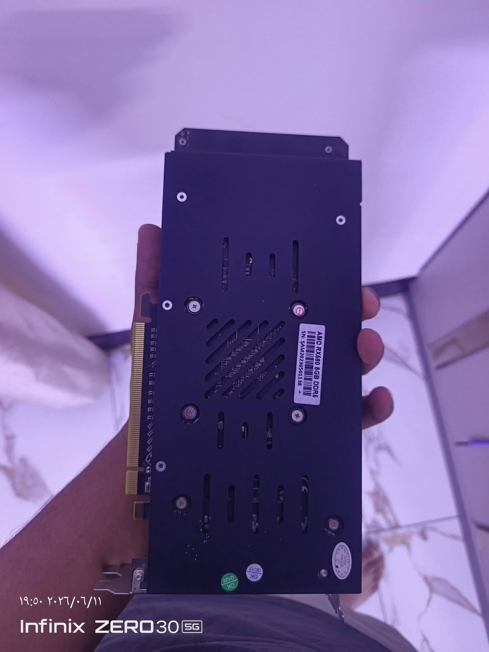 السلام عليكم للبيع كرت شاشة مستعمل نظيف جداً وعلى الفحص.
الموديل: AMD Radeon RX 580 (2048SP)

حجم الذاكرة: 8GB GDDR5

الحالة: مستعمل نظيف جداً، الكرت شغال 100% وبدون أي مشاكل.

الأداء والحرارة: الكرت مجرب على برنامج الضغط (FurMark) والحرارة مستقرة وطبيعية جداً تحت الضغط الكامل (مرفق صورة الفحص).

المكان: بغداد

التوصيل: ما عندي توصيل مباشر، التوصيل يتم حصراً عن طريق شركة توصيل داخل بغداد (أو يتفضل المشتري يستلمه من مكاني بعد التنسيق).

السعر: 100 ألف دينار قفل (غير قابل للتفاوض)
*********** واتساب
