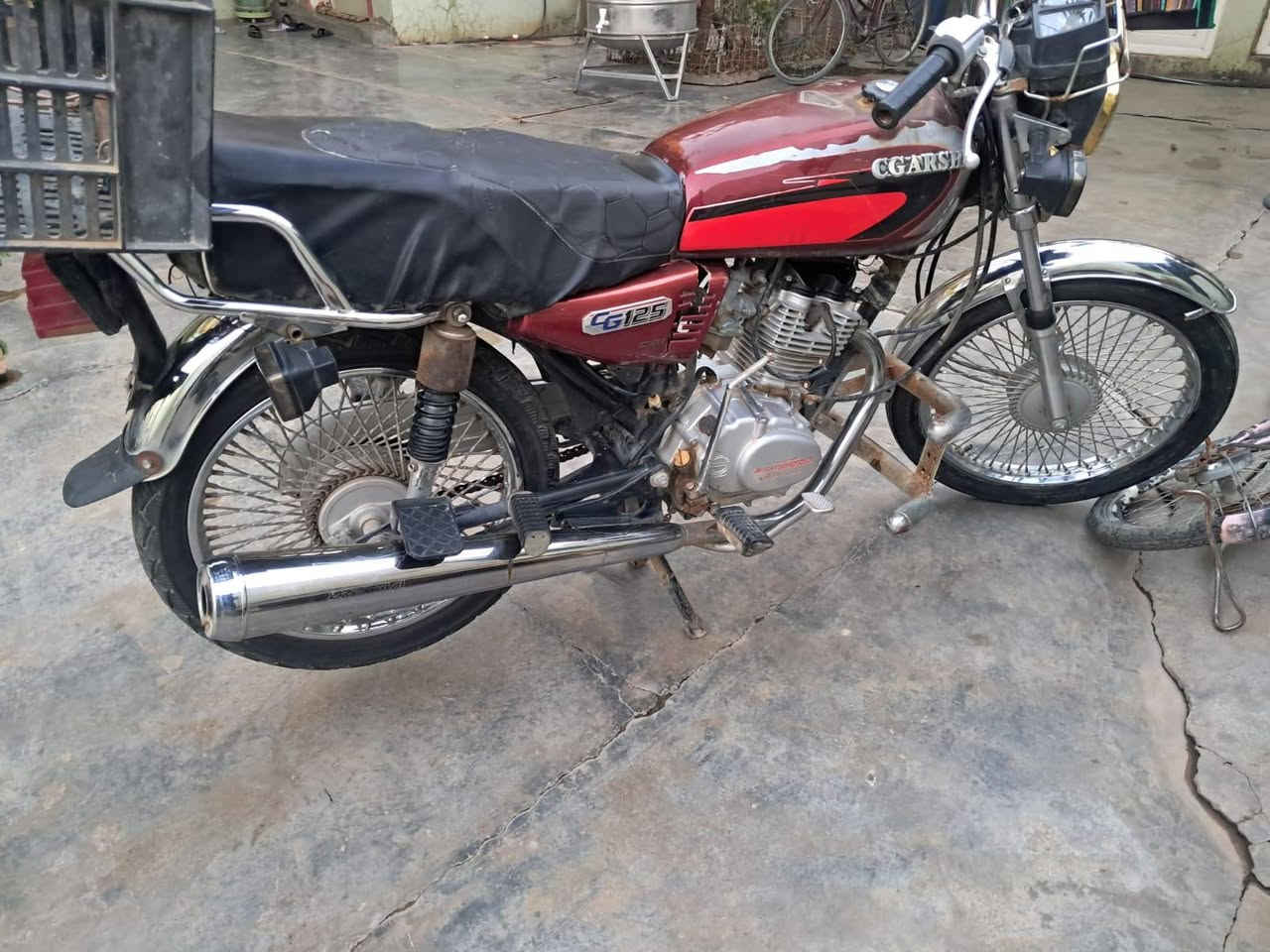 دراجه تايكر للبيع 2017 المقدادية
السعر 375 وبي مجال وبي 3اوارق اصليه مو استنساخ 
***********
