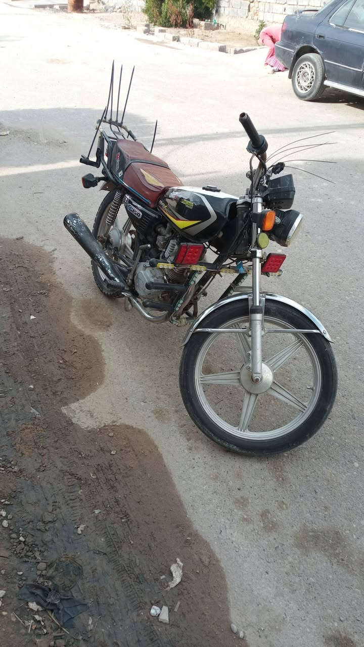 السلام وعليكم عيني موطور للبيع سعره 400وبي مجال
مكان الفلوجه الانبار 
رقم الهاتف ***********
