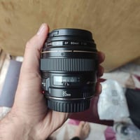 عدسة كانون 85mm f/1:8 السعر : 215 الف 07746920485