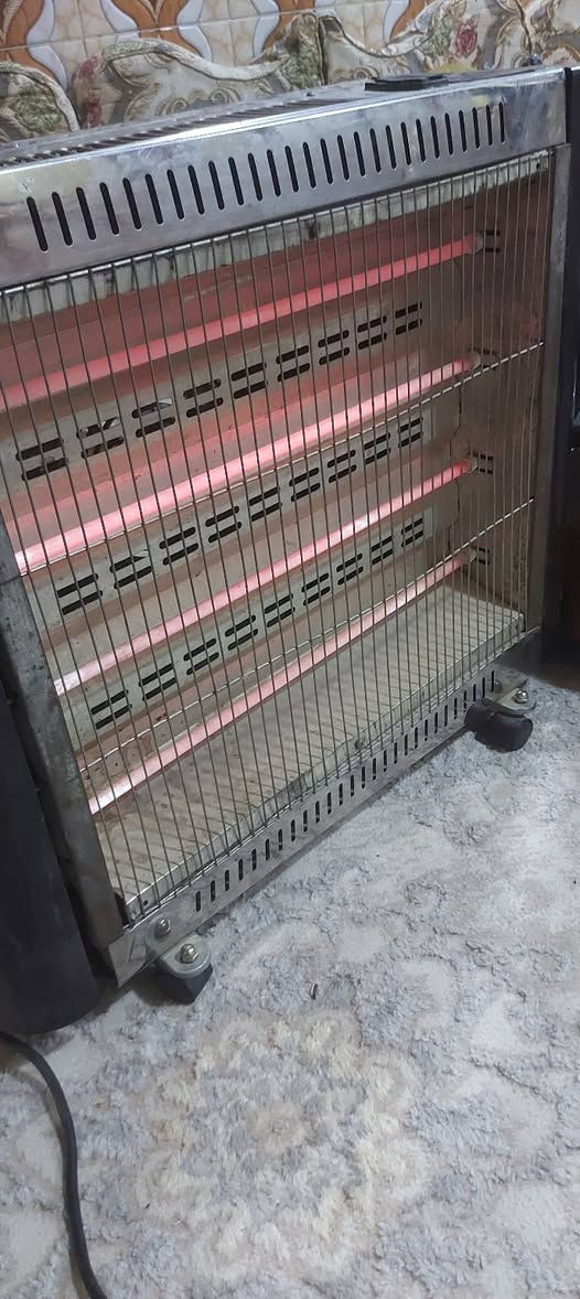 متاح هيتر  خمس شموع شغال مع مراوح عدد ٢ شغالات وحده من المراوح كسر بالريشه  سعرهن كلهن ٢٥ الف  مكاني الحيانيه المنطقه الرابعه المستطيل***********
