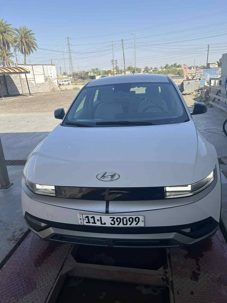 سلام عليكم سياره أيونك 5موديل ٢٠٢٢ للبيع سعره ١٦٠ 💵💸ورقه مكان بغداد رقم التليفون *********** واتساب موجود نفس الرقم
