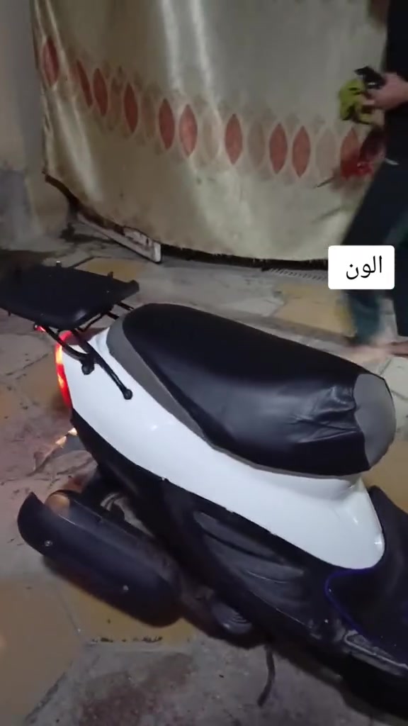 السلام عليكم دراجه بيجي 9زروف دراجه كامله مكمله برغي مامفتوح بيه دراجه حاويه للبيع 900بيه مجال ولونه الاصلي اسود بس كفراته ضامينه محافظين عليهن مكامي ناصريه الاسكان الصناعي شراي يجي خاص او وتساب ***********والمو شراي لايتعبني
