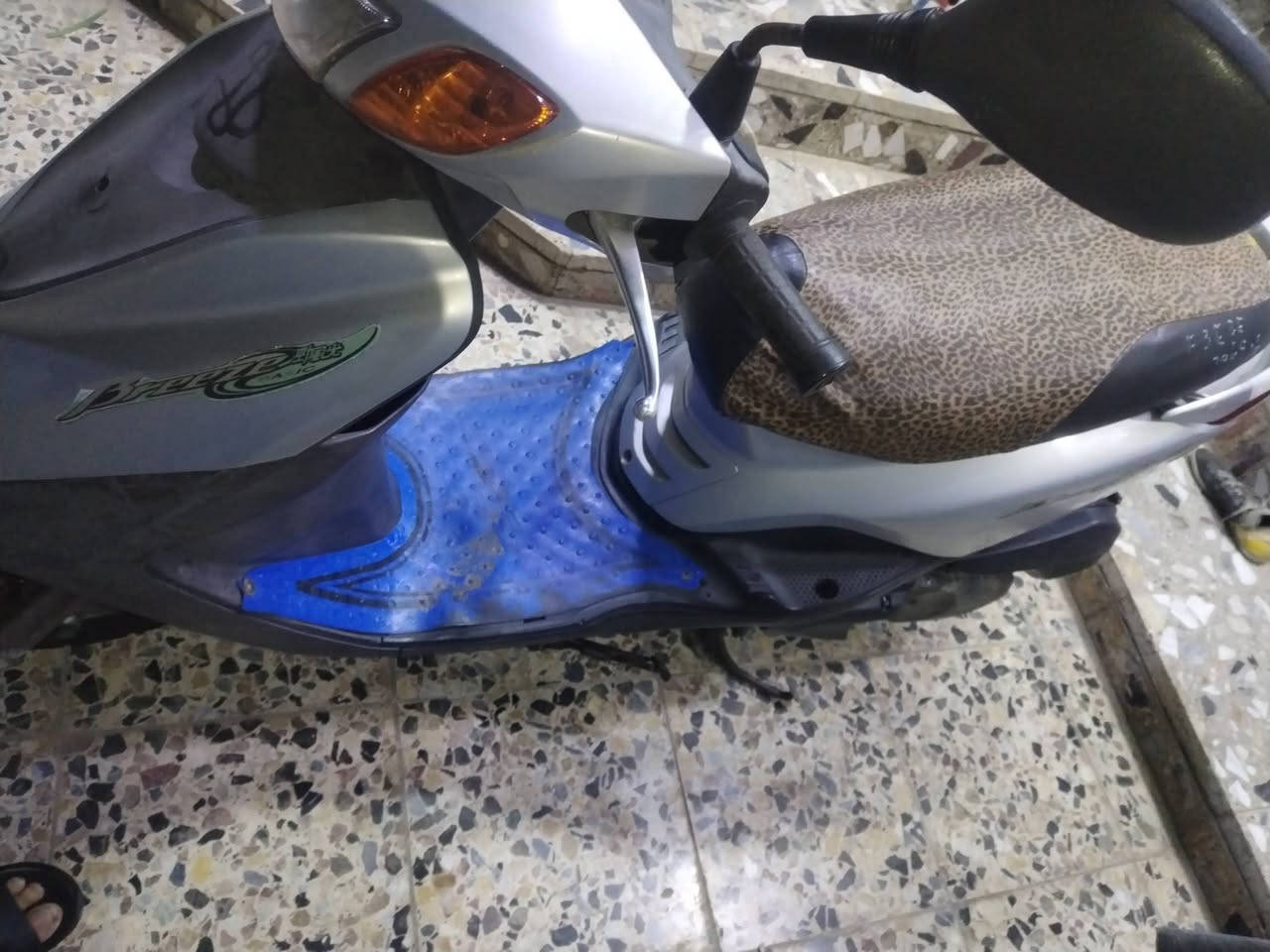 دراجه نزلت شهر 2 بيدي خير من الله بريز ليت عالي نوزل 900 وبيهه مجال حك الجيه بغداد حي الكوفه قريب عله حي اور تجي وشوف بعينك


**إذا كنت صاحب هذا الإعلان وتريد حذفه لأي سبب، رجاءا أرسل رسالة إلى الدعم الفني**