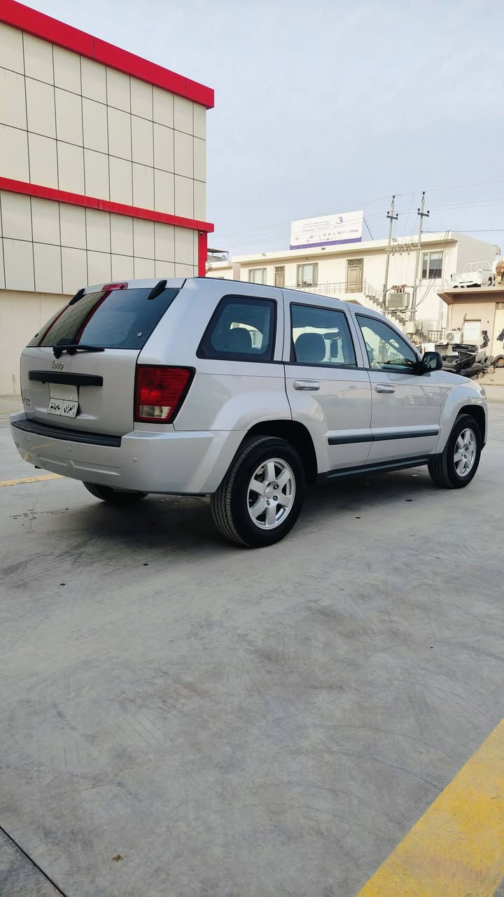 جێب لاریدۆ 2008 مکینە و گێرو تبریتو هە مو ی بە شە رت سە نە وی تازیە تایە تازیە یە ک پارچە بۆیاغەە
 شوین کلار ::ژم_***********
