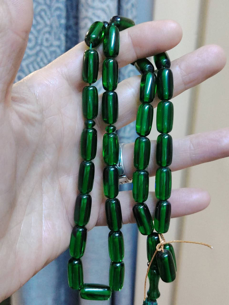 سندلوس تركيه كبسولي ٣٣ حبه كركوشه خليجيه لون  اخضر سفني حجمها ١٧ × ٨،٥٠  ملم جميله جدا حبتين احتياط (( سعرها ٢٠ الف عراقي مع التوصيل من الاخير ))  واتساب ***********
