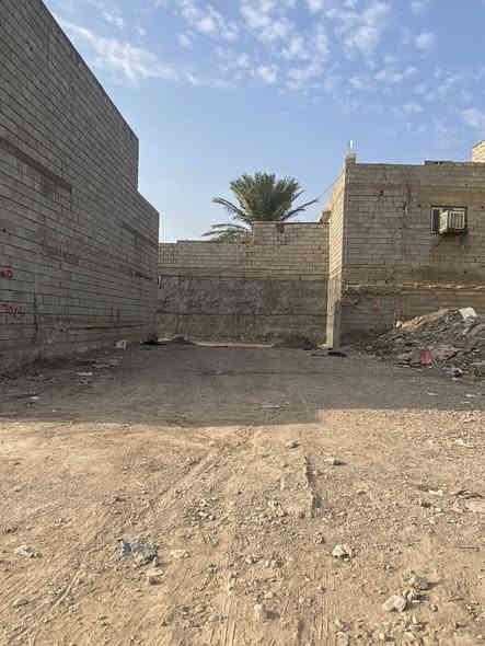 سلام عليكم قطعة ارض للبيع مساحه الكلي 160 انزال 20 و واجهيه 8  موقع بهرز  الدواسر نزلت علي الهادي اسعر 27 وبيه مجال اتصل و تدلل  هاذا رقمي ***********
