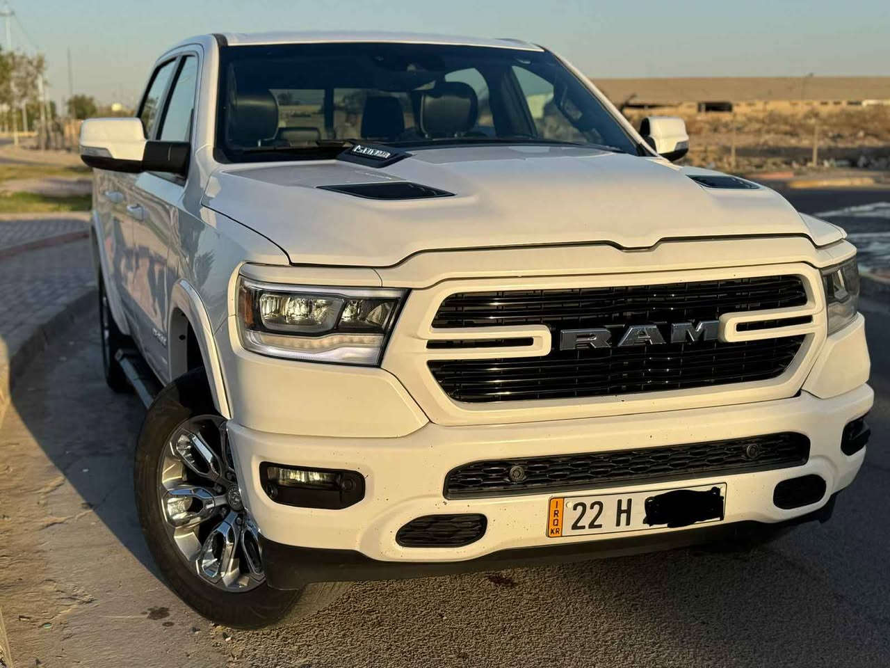 رام لارمي ٢٢ اربيل باسمي مكاني بغداد السيديه 
حادثها قطعه وحده فقط الجاملغ الامامي الايمن بدون تصليح الشاصي
باب طويل بدي قصير السياره نظيفه وبدون اي نقص فول السياره عده الفتحه معروفه مواصفات اللارمي 
مكينه 8 سلندر ايتو تورك 
***********
سعرها ٢٩٠ ورقه بغداد, العراق
