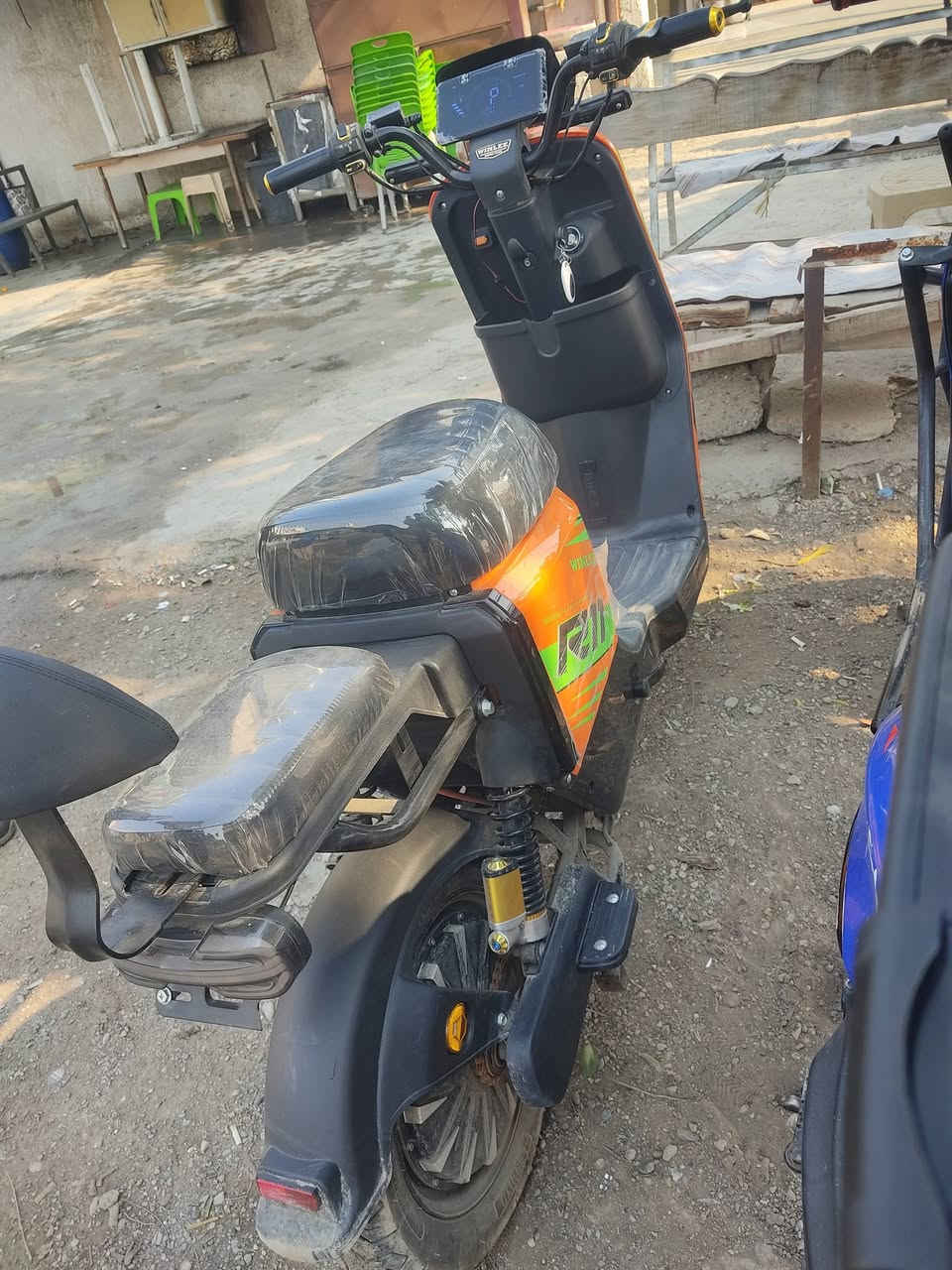 سلام عليكم
دراجه شحن R11 خمس بطاريات كبار حجم الدراجه اكبر من R9 
دراجه نضيفه بمعنى الكلمه بسعر مناسب للبيع ***********
