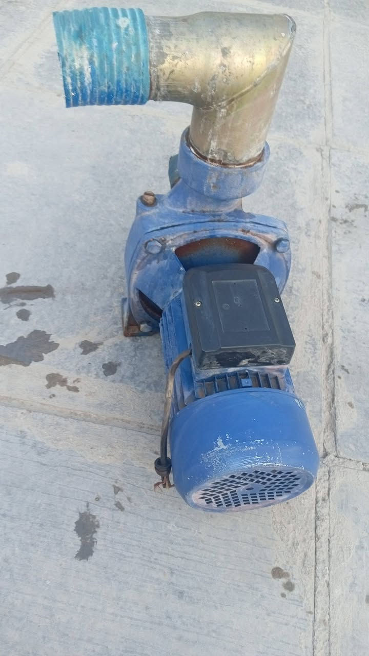 سلام عليكم ماطور ماي كهربائي 
محجم 4×3 ويا صوندات مستخدم شهر السعر خاص 
***********
