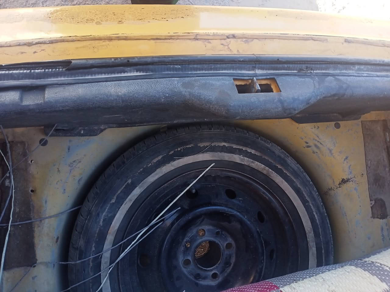 السلام عليكم 
سمند موديل 11
رقم كربلاء 
السياره جديده مكفولة من الضربه كير مكينه تبريد تخم تاير كله جديد
مكاني بابل المركز للاستفسار ***********
