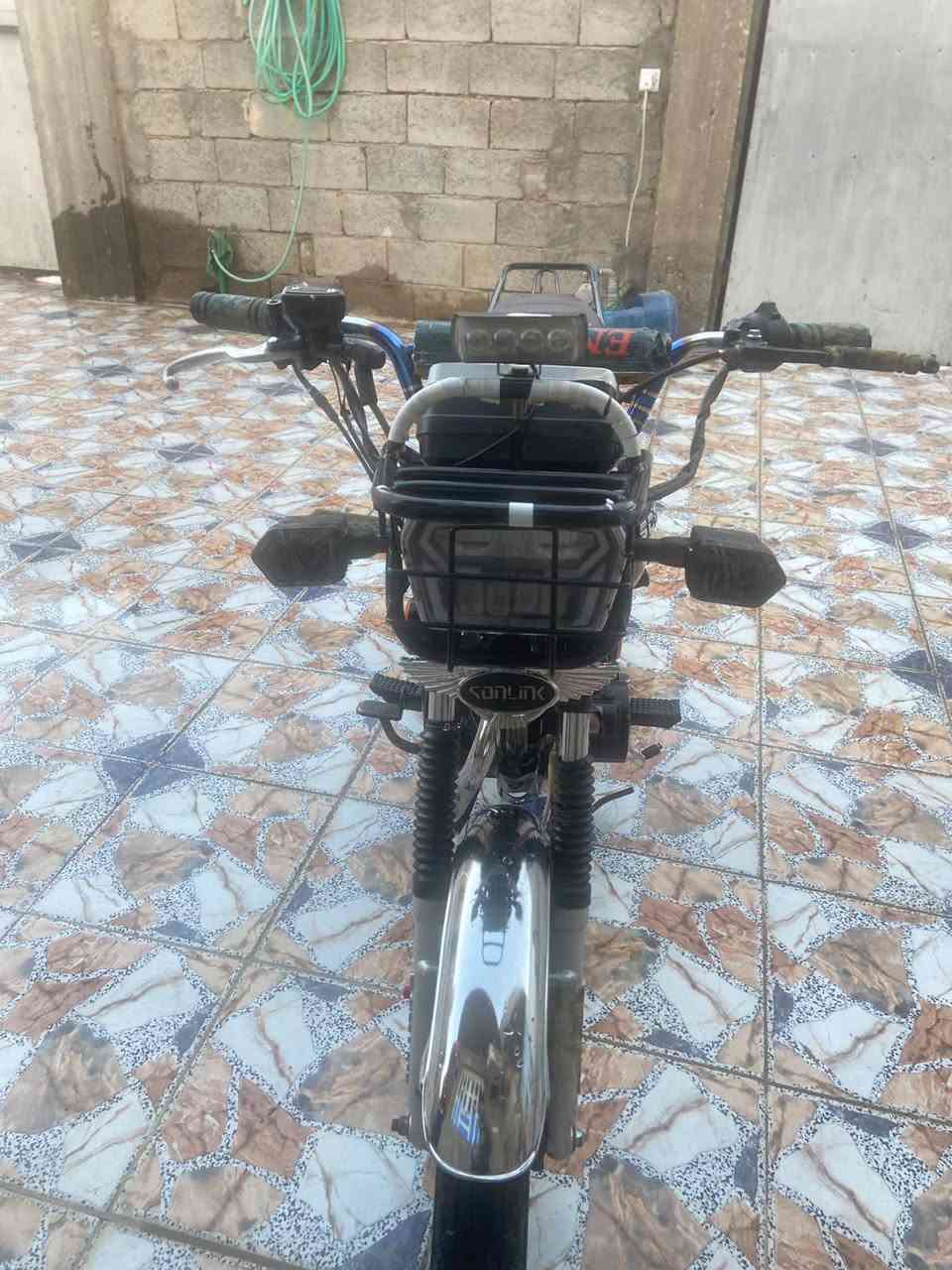ايراني موديل 25 محرك 200 الموطور سبانه ماوصل لمحرك النظافه كدام عينك من ساعه من معدل الموطور بس شي عيب الاشاره الوره مكسروه لليسره تجي تفحص كدام عينك وتقنع المكان التاميم ركن المدينه الموطور فقط منفيس السعر 700 الشراي يطب خاص ولا يضل يعلق فقط شراي يدخل خاص ول عنده دراجة هم مراوس هم اروس


**إذا كنت صاحب هذا الإعلان وتريد حذفه لأي سبب، رجاءا أرسل رسالة إلى الدعم الفني**