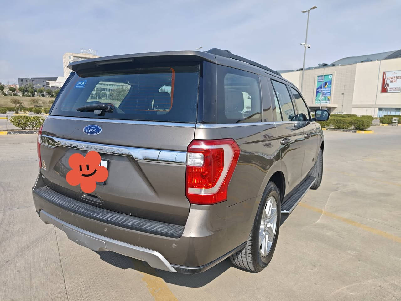 ***********
فۆرد اکسپدشن القاصد
2018 XLT پلەس
سفرشریکە قاصد 
بێ بۆیاخ بێ سارد بێ شوخت بێ چاڵ
پانۆڕاما
کوشن جلد سارد گەرم
شاشە گەورە ٣ شاشە
کامل سێرڤزی تازە بۆکراوە
تایە باتری ڕۆن هایدرۆلیک
١٤٠ کم/ هەزار ڕۆشتوە 
هەموو گیانی بەشەرت
