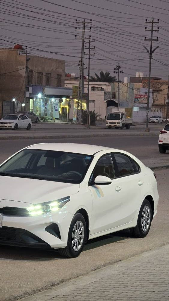 السلام عليكم
سيراتو 2023 للبيع 
محجوزه للمصرف استقطاع مباشر 
رقم بغداد صاحب السياره موجود ابغداد يسوي وكاله بل مركبه
السياره بيه شبر بارد بل جاملغ الأمامي اليمين وبيه بل باب مال سدر كارت 4 أصابع فقط والباقي كفاله السياره نضيفه لزكات الشركه بيه محرك 2000
مكان السياره نجف كوفه 
السعر 150 
للاستفسار 『***********』
               『***********』 النجف, العراق
