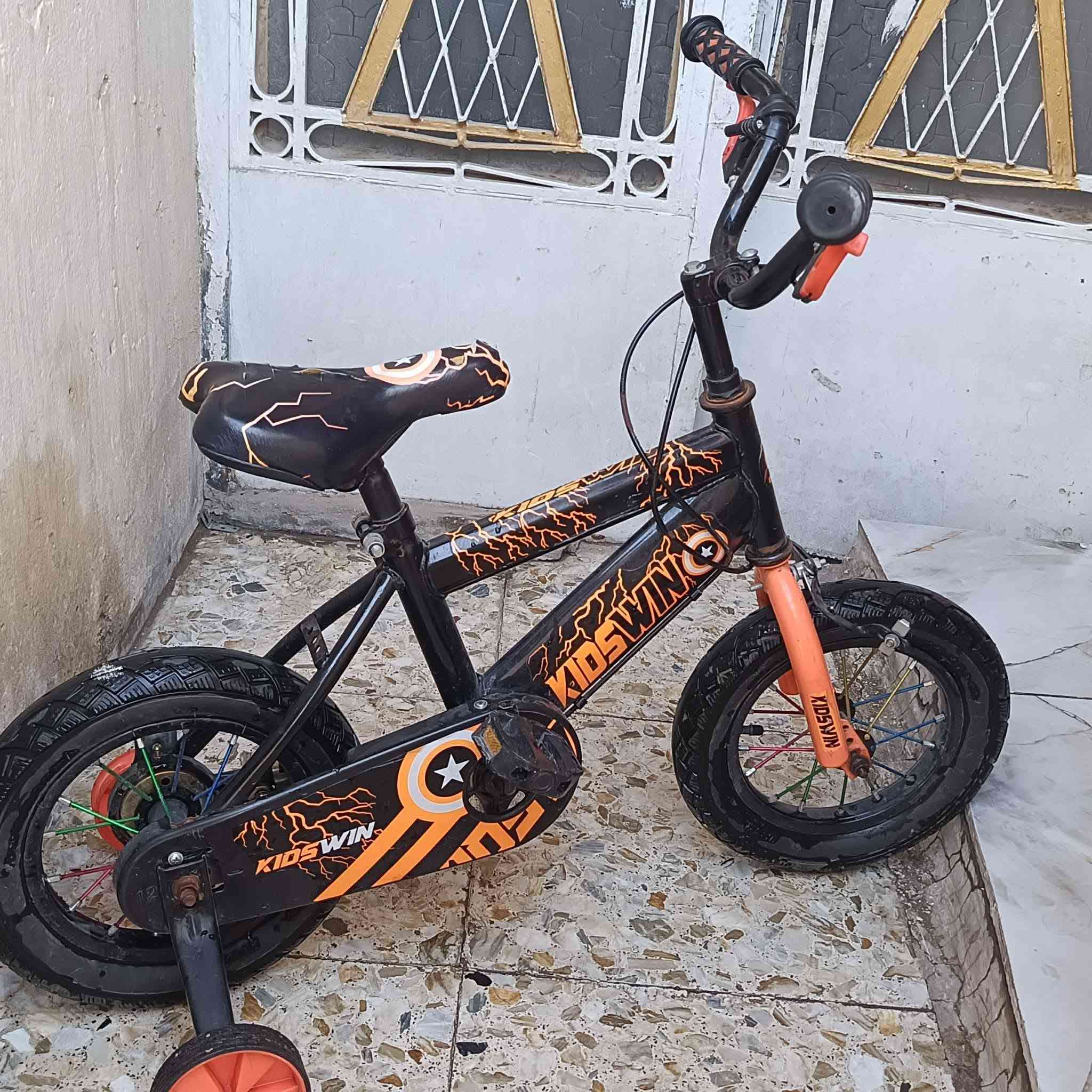 للبيع الحريه ثانيه شارع المدارس البايسكل حجم ١٢للبيع بسعر ٢٠زنجيل عوزه تبديل الحجله جديده ب١٠الكاروك ١٥ عربانه  ب١٠تواصل مع صاحب الرقم اني مكلف بالنشر ***********

