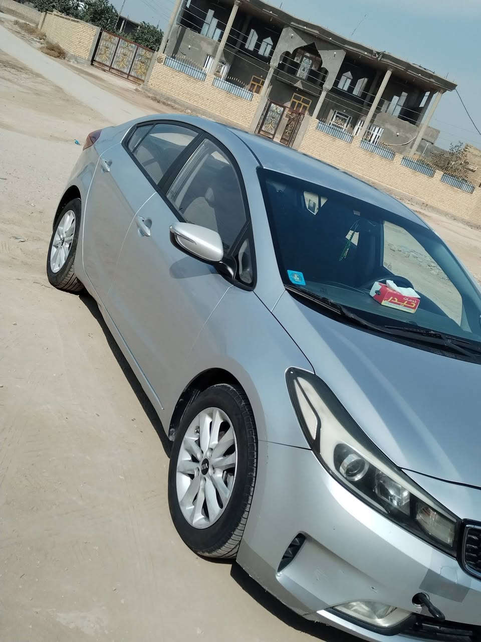 سلام عليكم سيراتو للبيع 2017رقمه بغداد دولي بسمي سنويه جديده وهزه جديده ماشيه 120 الف حقيقي محرك وكير وحداديه وتبريد ثلج تخم تاير جديده مكفوله من الفتح وتبديل والصبغ  بيه شي بسيط جورد بل قماره غير هذه مابيه شرط قطره صبغ مابيه سياره سونار وي المنشور
مواصفات عاديه سياره
سعره 132 وبيه مجال بسيط ال شراي مكان سماوه اي استفسار اتصال
***********
المو شراي لا يكسر بحلال العالم
