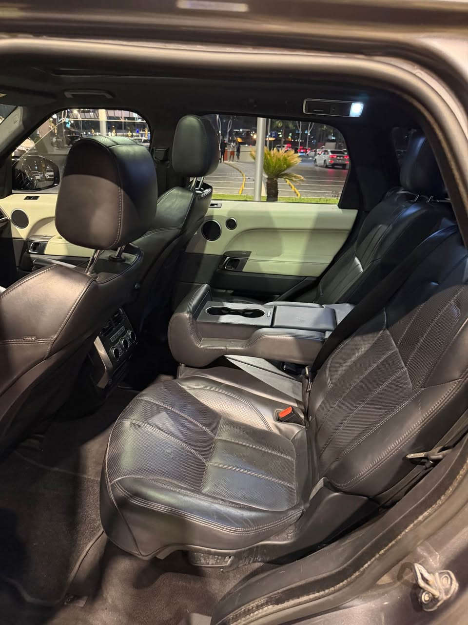 range rover sport 3.0 V6 Supercharged  بانزين 👍
رقم اربيل ، كلشي جديد تحويل نفس اليوم
مواصفات فول فول ١/١ . كشنات تدفية و تبريد ، ثلاجة .
جكات و جوبات كلشي مضبوط بشرط
جير و محرك و كهربائيات و تبريد و صدر امامي و خلفي كلشي بشرط      ، تاخم تايرات كلشي جديد 👍
السيارة بها ٢ قطع كلير الماني.    بدون ضربة و دواخل و ارباك 
السيارة جاهز مابها دينار واحد مصارف كلشي بشرط 
مكان السيارة اربيل.      السيارة مو مال معارض سيارة مال بيت 
*********** واتساب أربيل, العراق
