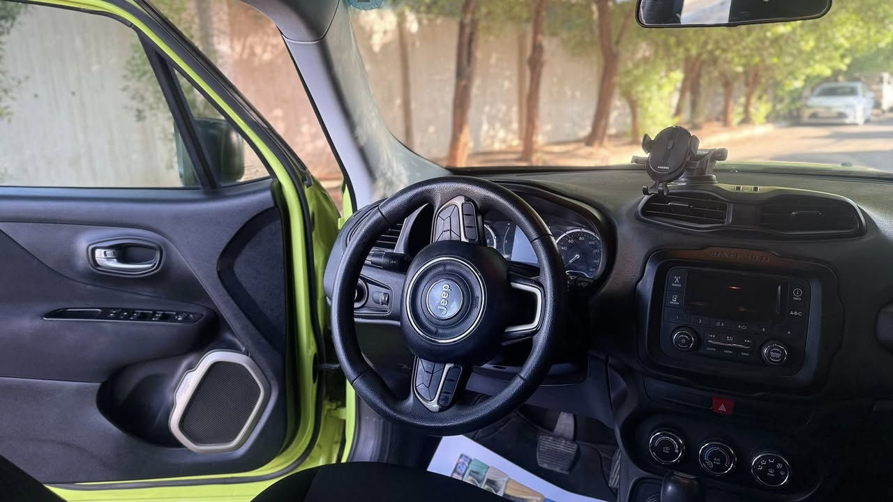 جيب رينيجد ٢٠١٧
ماشيه ٥٨ الف كيلو حقيقي 

حادث موضح بالصور ايرباك سليم 

رقم اربيل بأسمي 

مواصفات سبورت 

دفع رباعي ٤ وضعيات قياده 

محرك ٢٤٠٠

تحكم ستيرن كامل  

بصمه تشغيل عن بعد 

لون اخضر مميز

وباقي الموصفات السبورت معروفه

السياره نظيفه وحلوه واستخدام قليل جدا 

فقط البنيد جارد 

 والتكمه موضحه بالصور تحتاج صبغ

 كير ومحرك وتبريد وصدر كله بلادي نظيف ١٠٠٪؜ 

تخم تايرات جديد

سنويه وهزه منتهيه ٢٠٢٣

السعر ١١٠ ورقه وبي مجال
مكاني بغداد  

رقم واتساب فقط ***********

او تواصل عالخاص
