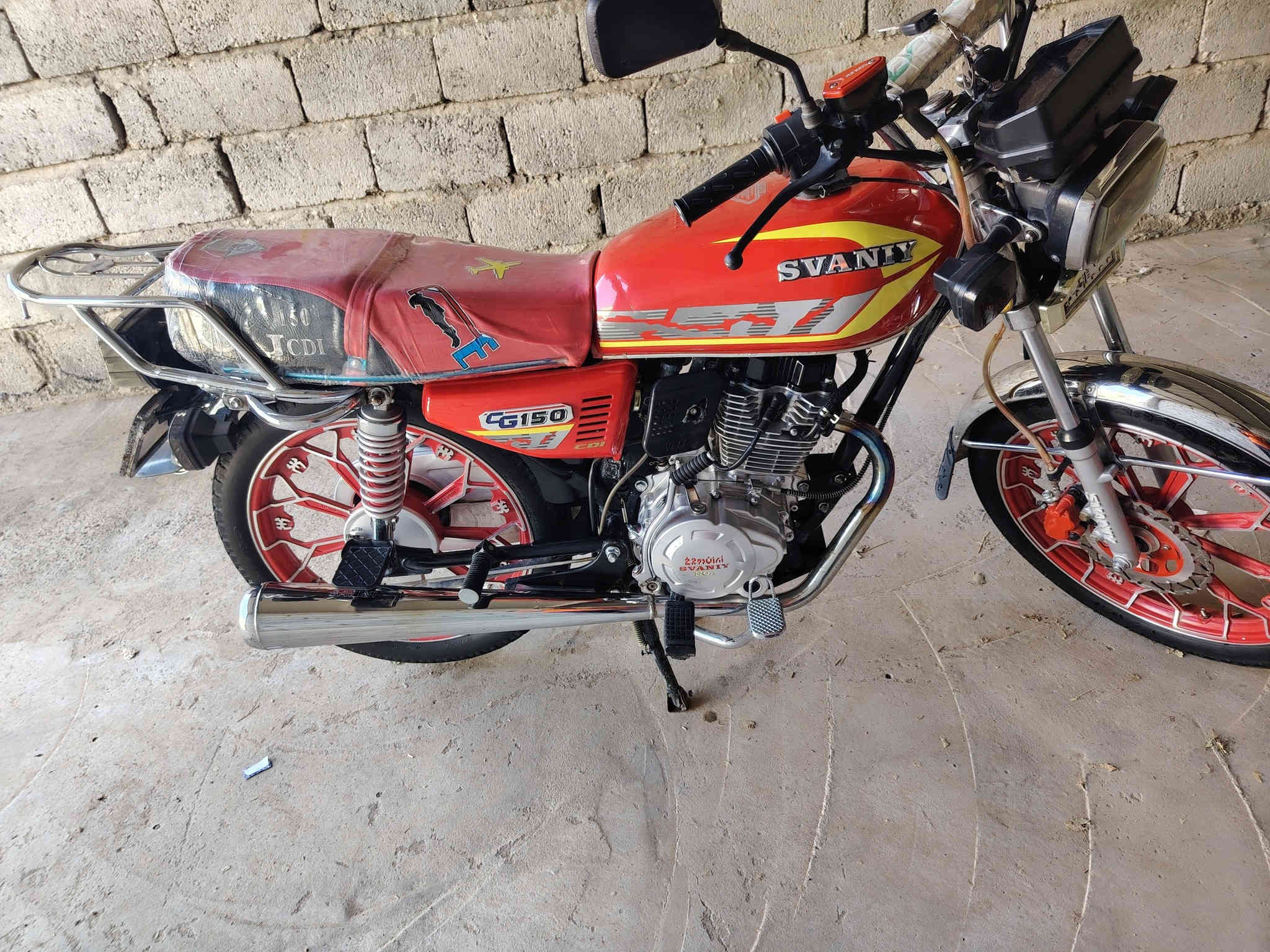 سالسلام عليكم
سيفان 24

باب اول وزن ثقيل

منفيس موجود سويجات2 تشقيل عن بعد 

محرك شرط ما مفتوح ناشط فول نزانه فول 

كهربائيات كلها شغالة وضع شركه 

مكان القيارة ‏‪***********‬‏ مطور جديد زيرو
